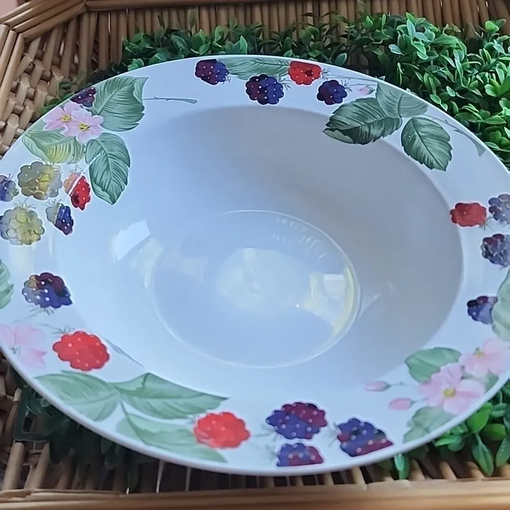 Vintage Stoneware Berry Bowl Soup/Cereal Raspberry Blackberry Cottage Core